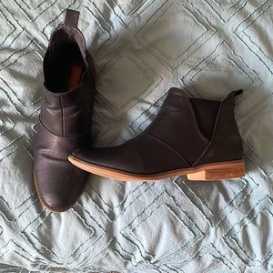 Rocket Dog chelsea boots